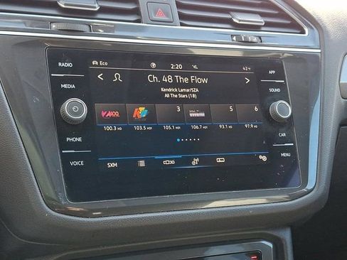 Certified 2022 Volkswagen Tiguan SE w/ Panoramic Sunroof Package AWD/4WD image 22