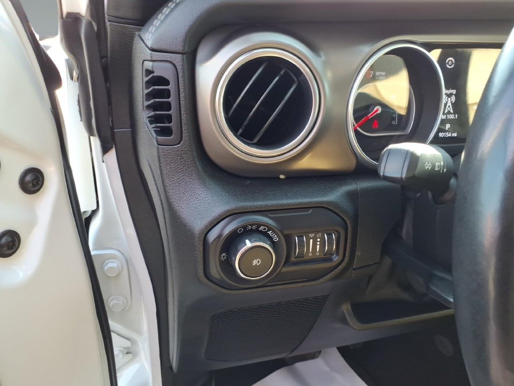 Used 2018 Jeep Wrangler Unlimited Rubicon AWD/4WD image 14