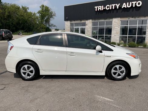 Used 2015 Toyota Prius Three FWD image 9