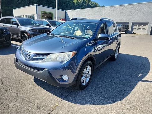Used 2013 Toyota RAV4 XLE AWD/4WD image 3