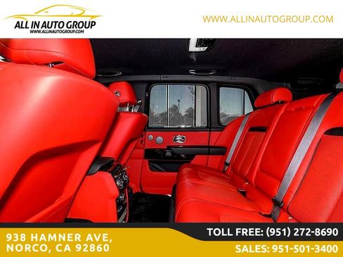 Used 2022 Rolls-Royce Cullinan w/ Dark Exterior Package image 18