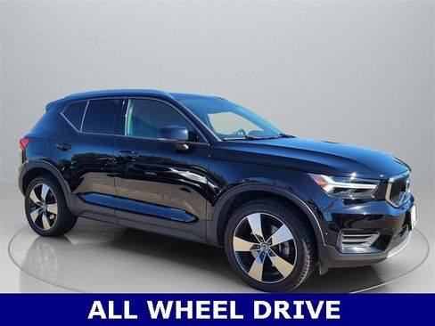 Used 2019 Volvo XC40 T5 Momentum image 9