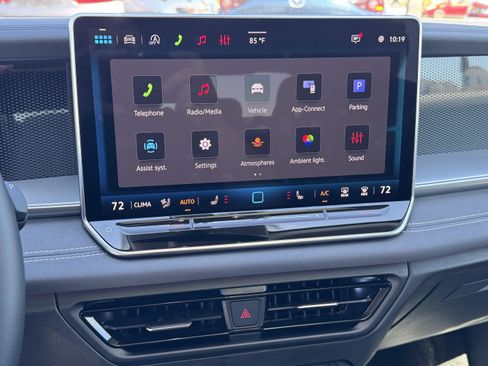 Used 2026 Volkswagen Tiguan SE FWD image 25