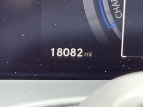 Certified 2023 Lexus RZ 450e Premium w/ Accessory Package (Z1) image 29