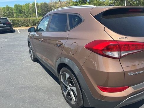 Used 2016 Hyundai Tucson Sport image 9