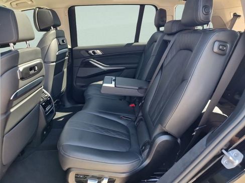 Used 2025 BMW X7 xDrive40i image 31