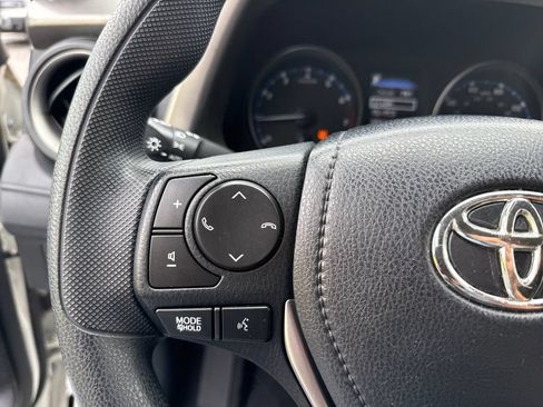 Used 2017 Toyota RAV4 LE FWD image 24