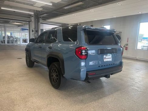 Used 2026 Toyota 4Runner SR5 AWD/4WD image 8