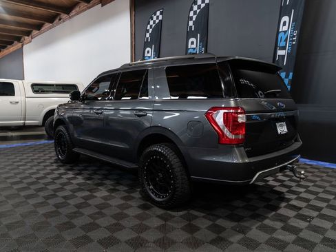 Used 2020 Ford Expedition XLT w/ Equipment Group 201A AWD/4WD image 4