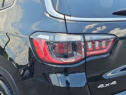 Used 2023 Jeep Compass Limited w/ Sun and Sound Group AWD/4WD image 30