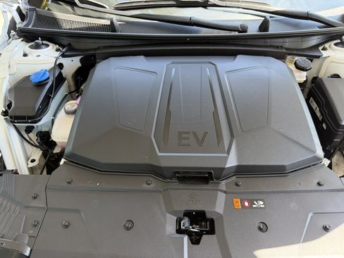 Used 2025 Hyundai Ioniq 5 SEL RWD image 42