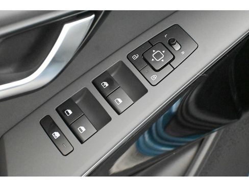 New 2026 Kia Niro EX FWD image 15