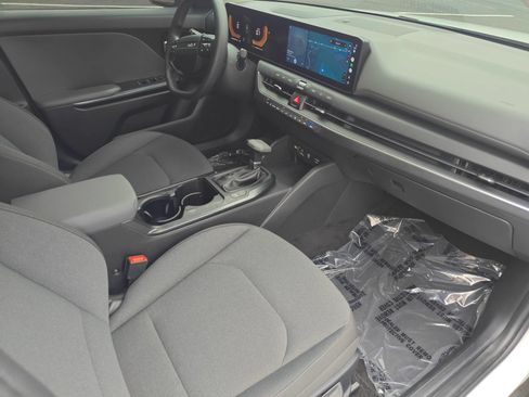 Used 2025 Kia K4 FWD image 7