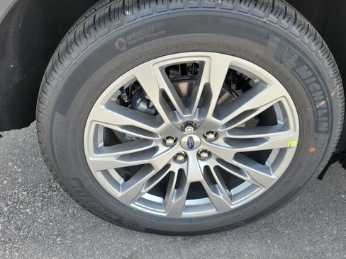 New 2026 Ford Explorer Platinum RWD image 8
