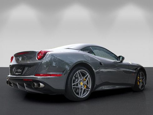 Certified 2016 Ferrari California T RWD image 10