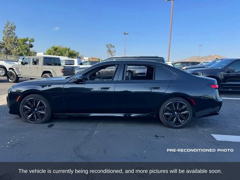 Used 2023 BMW 740i w/ Executive Package RWD image 2