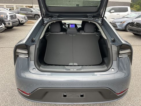 New 2026 Toyota Prius SE image 17