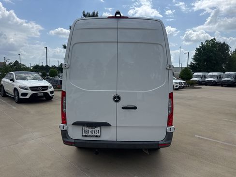 Used 2023 Mercedes-Benz Sprinter 144 Cargo image 5