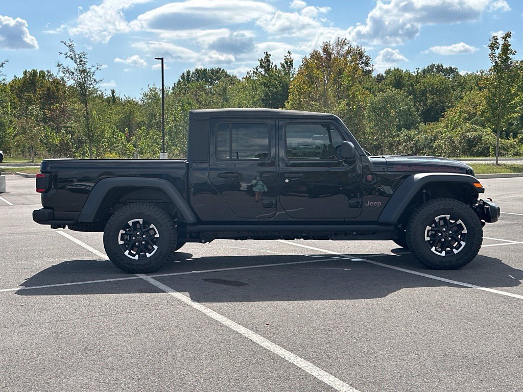 New 2026 Jeep Gladiator Rubicon w/ Steel Power Dome Hood Package AWD/4WD image 8