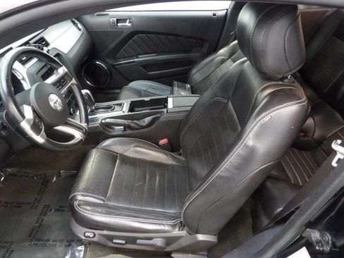 Used 2014 Ford Mustang Premium RWD image 8