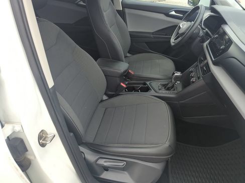 Certified 2022 Volkswagen Taos SE FWD image 35