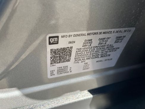 Used 2024 GMC Terrain SLE image 23