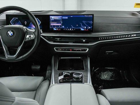 Used 2025 BMW X5 sDrive40i w/ Premium Package image 13