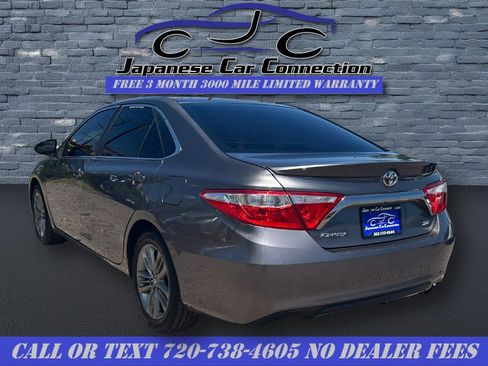 Used 2017 Toyota Camry SE w/ Moonroof Package FWD image 4