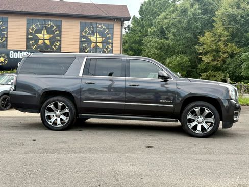 Used 2017 GMC Yukon XL Denali AWD/4WD image 2