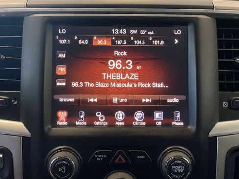 Used 2017 RAM 1500 Classic SLT AWD/4WD image 17