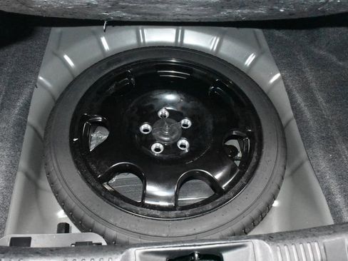 Used 2025 Ford Mustang Premium RWD image 27