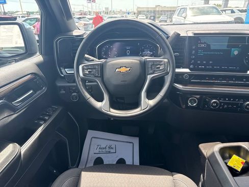 Used 2023 Chevrolet Silverado 1500 LT AWD/4WD image 25