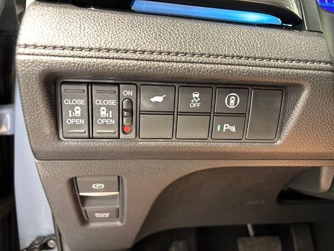 Used 2024 Honda Odyssey Elite image 13