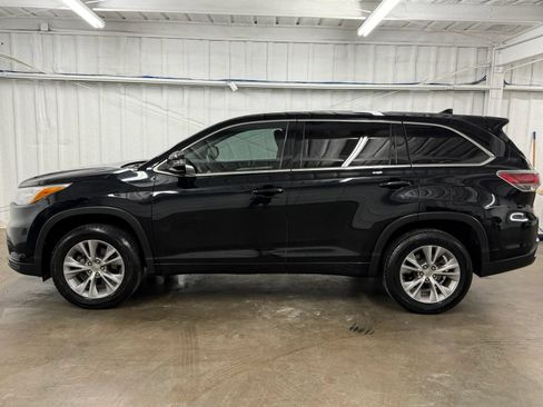 Used 2015 Toyota Highlander Plus FWD image 7