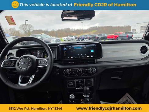 Used 2025 Jeep Wrangler Unlimited Sahara image 13