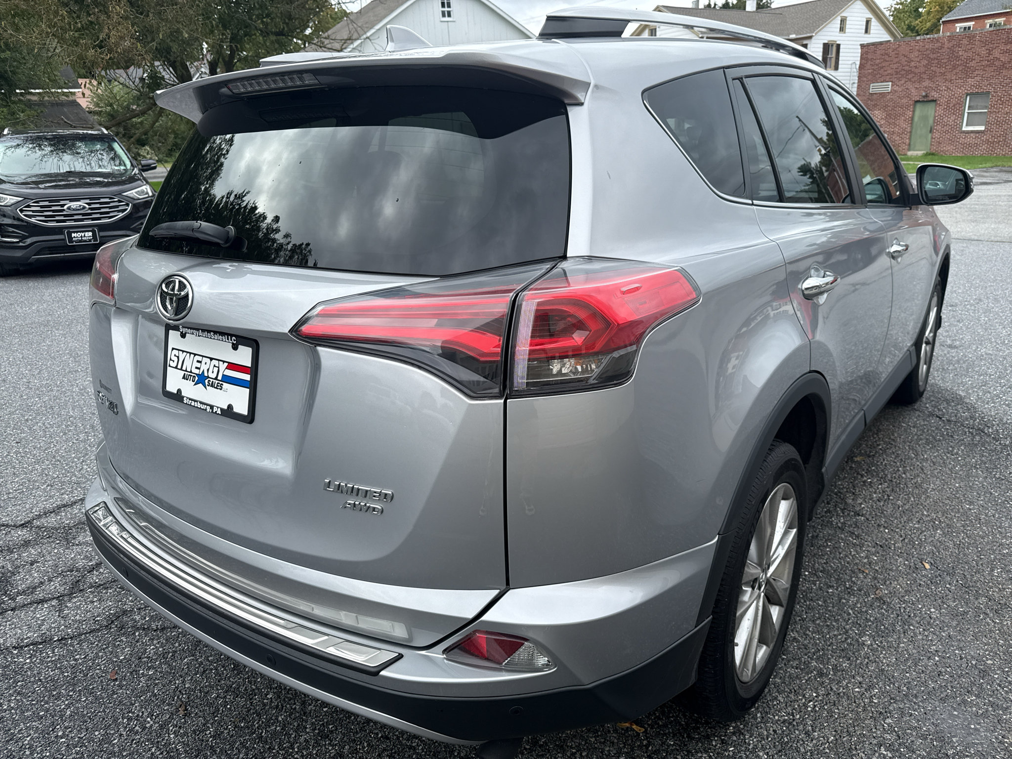 Used 2017 Toyota RAV4 Limited w/ Advanced Technology Package AWD/4WD image 5