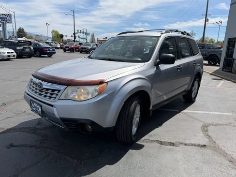 Used 2013 Subaru Forester 2.5X w/ Alloy Wheel Pkg AWD/4WD image 3