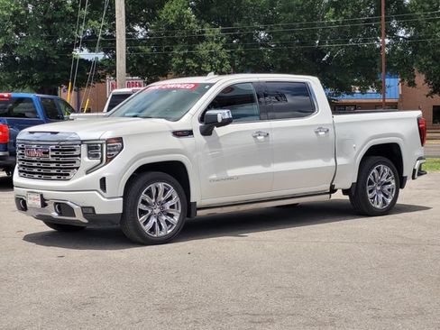 Used 2022 GMC Sierra 1500 Denali w/ Denali Reserve Package AWD/4WD image 4