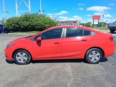 Used 2017 Chevrolet Cruze LS FWD image 4