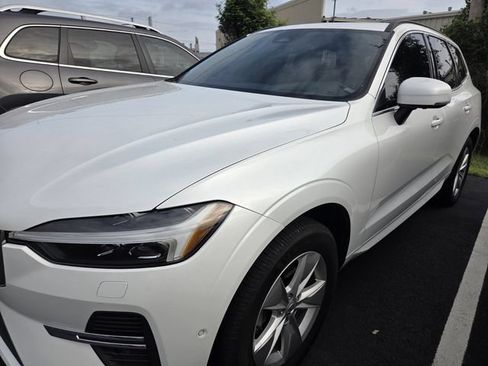 Used 2022 Volvo XC60 B5 Momentum AWD/4WD image 5