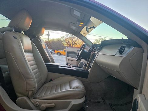 Used 2006 Ford Mustang GT Premium image 25