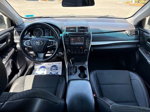 Used 2015 Toyota Camry SE FWD image 14