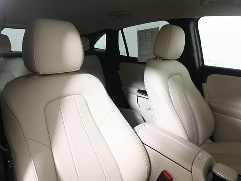 Certified 2023 Mercedes-Benz GLA 250 4MATIC image 32