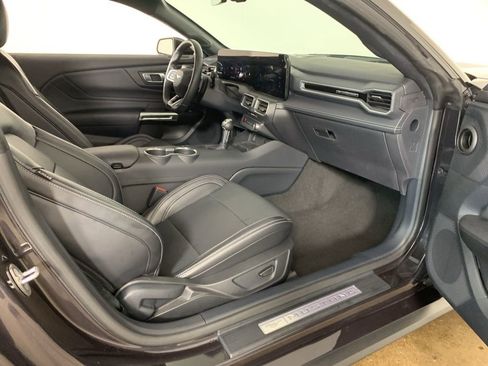 Used 2024 Ford Mustang GT Premium image 31