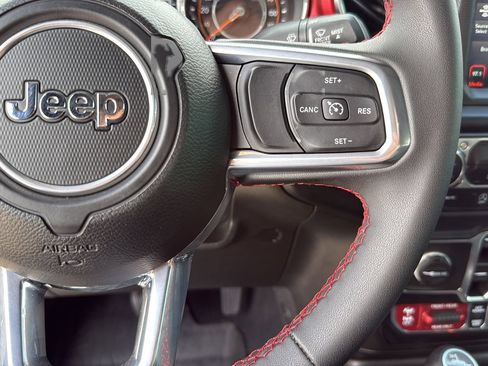 Used 2023 Jeep Gladiator Rubicon AWD/4WD image 15