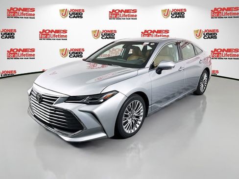 Used 2022 Toyota Avalon Limited w/ Advanced Safety Package FWD image 12