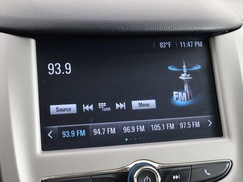 Used 2017 Chevrolet Cruze LS FWD image 25