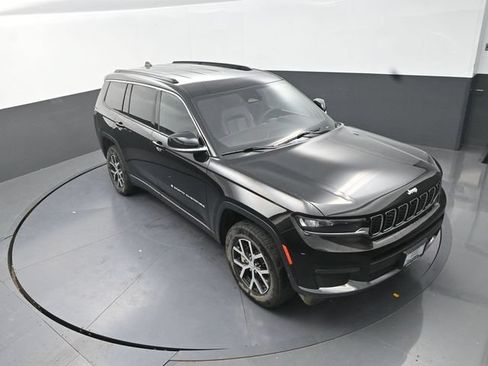 Used 2025 Jeep Grand Cherokee L Limited AWD/4WD image 11