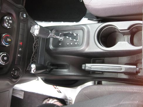 Used 2013 Jeep Wrangler Unlimited Sport AWD/4WD image 19
