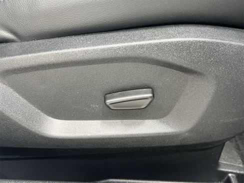 Used 2024 Ford Edge SEL image 30